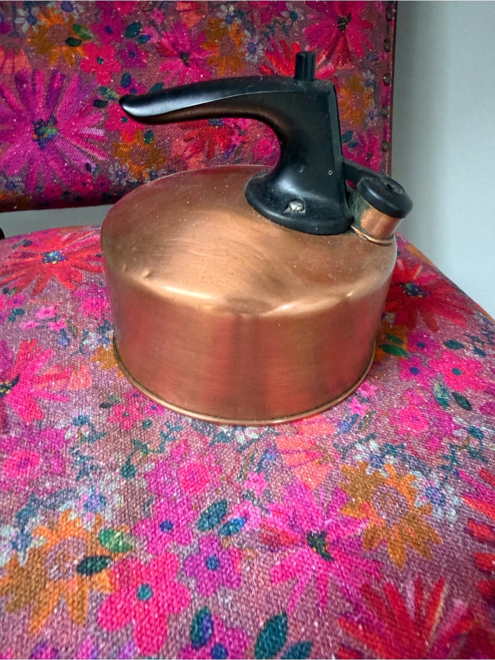 Classic MCM Copper Whistling Kettle with Black Handle - Copper - Picture 4 of 6